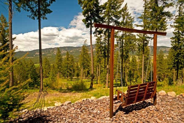 USA, Washington, Cle Elum. Ranch in Central Washington offers stunning outdoor views.