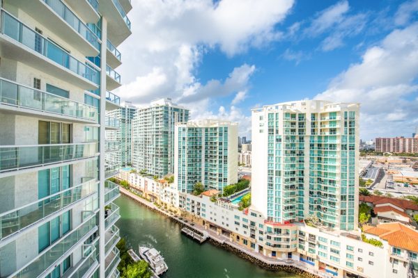AdobeStock_725715265 Large